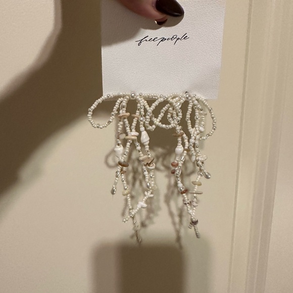 Free People Say You Love Me Bow Shell Earrings NWT - Picture 3 of 3
